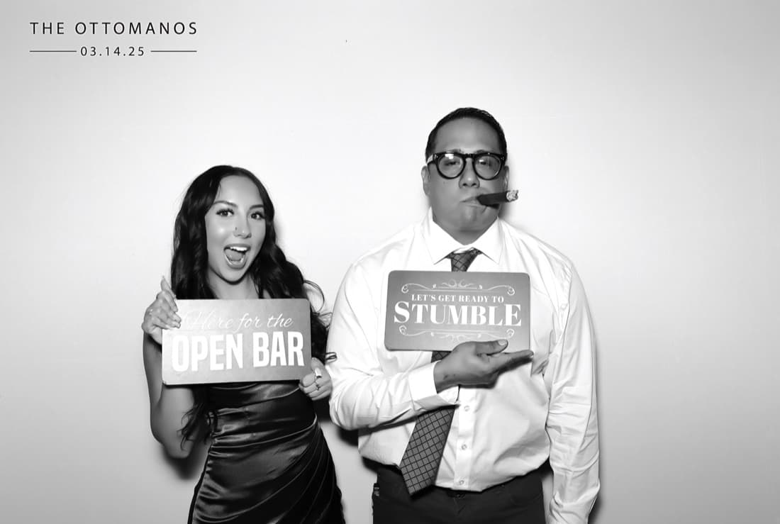 Glam Photo Station black and white couple output